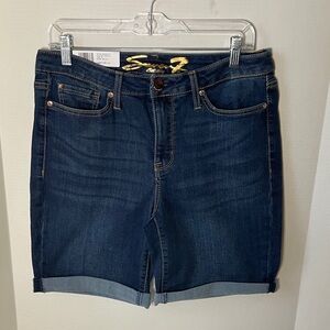 Seven7  Women's Size 10 Denim Shorts Sunset Bermuda NWT  Rolled Cuffs  9" Inseam